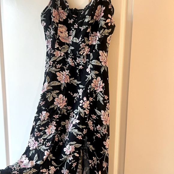 NEW with tags! Lulus Women’s S spaghetti strap halter dress with slit - Picture 4 of 5